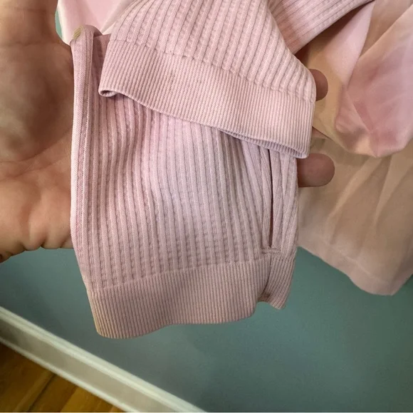 GYMSHARK Breeze Lightweight Seamless Hoodie in Shell Pink. Size Large ? - Picture 9 of 11